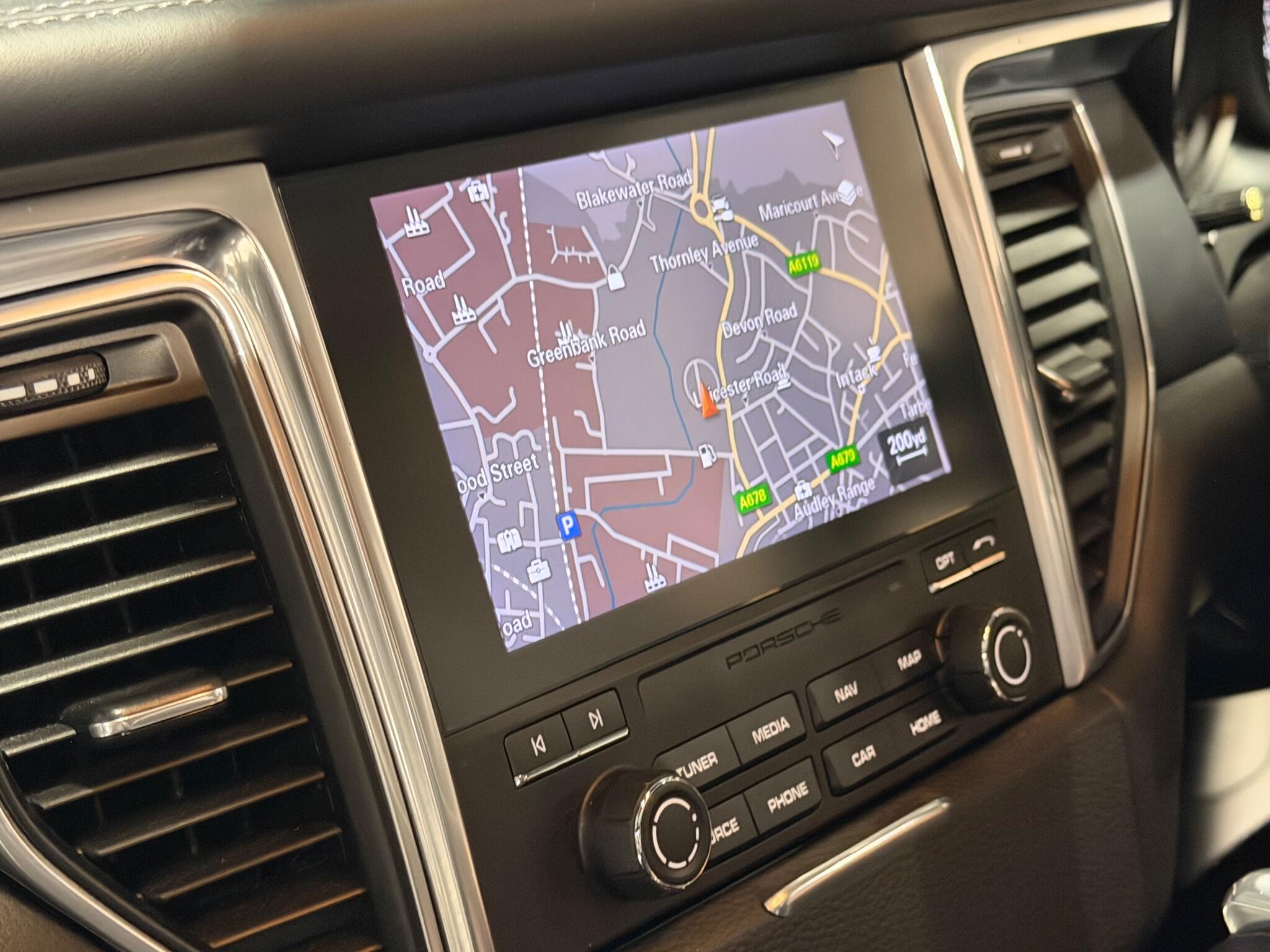 Porsche Macan 2.0T SUV 5dr Petrol PDK 4WD Euro 6 (s/s) (252 ps)